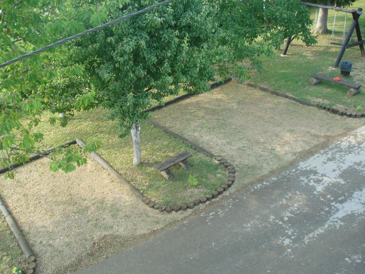 Apartments Luka Rakovica Luaran gambar