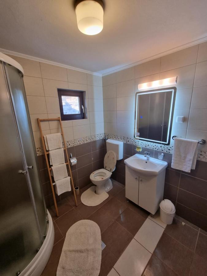 Apartments Luka Rakovica Luaran gambar