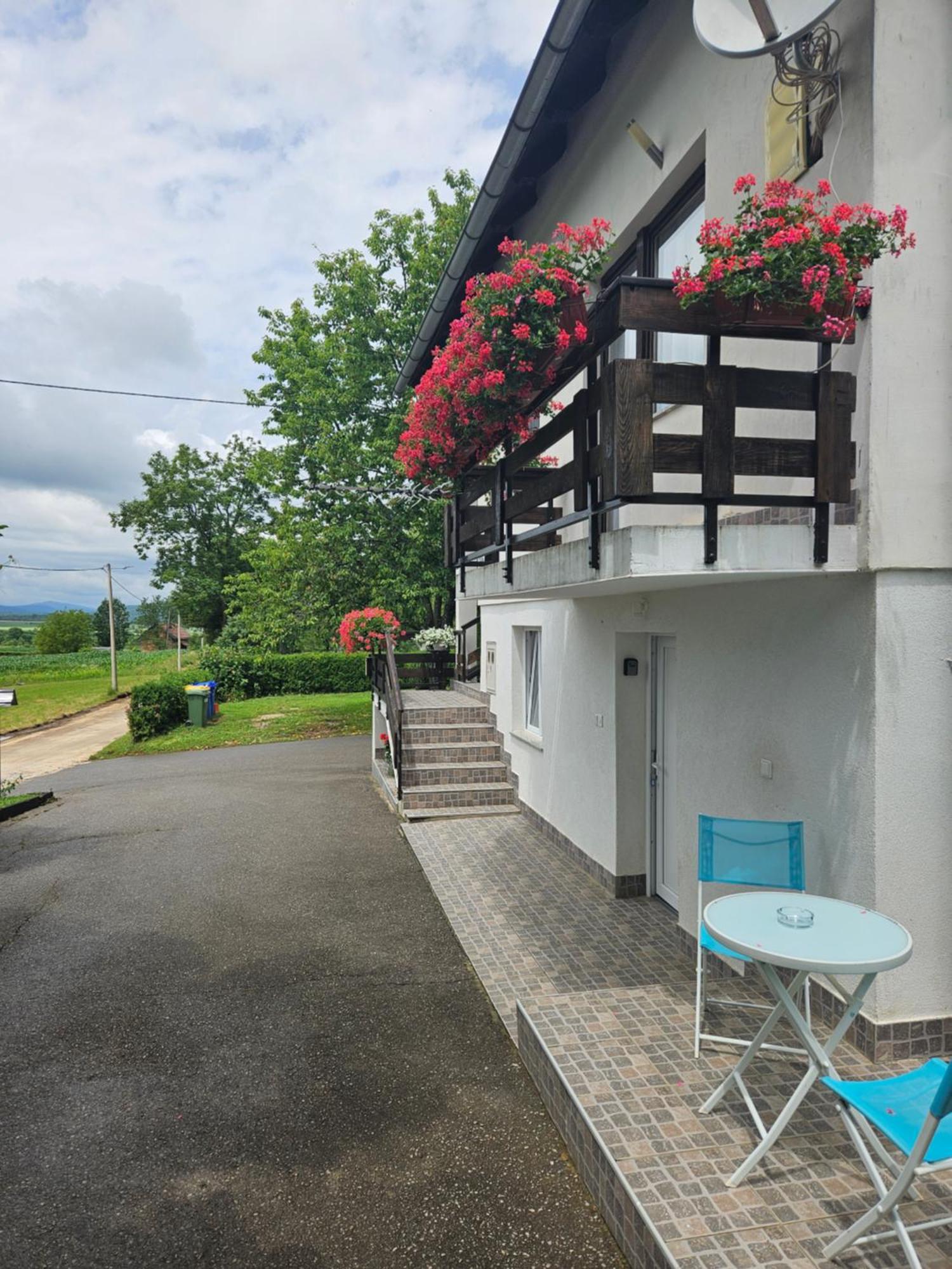 Apartments Luka Rakovica Luaran gambar